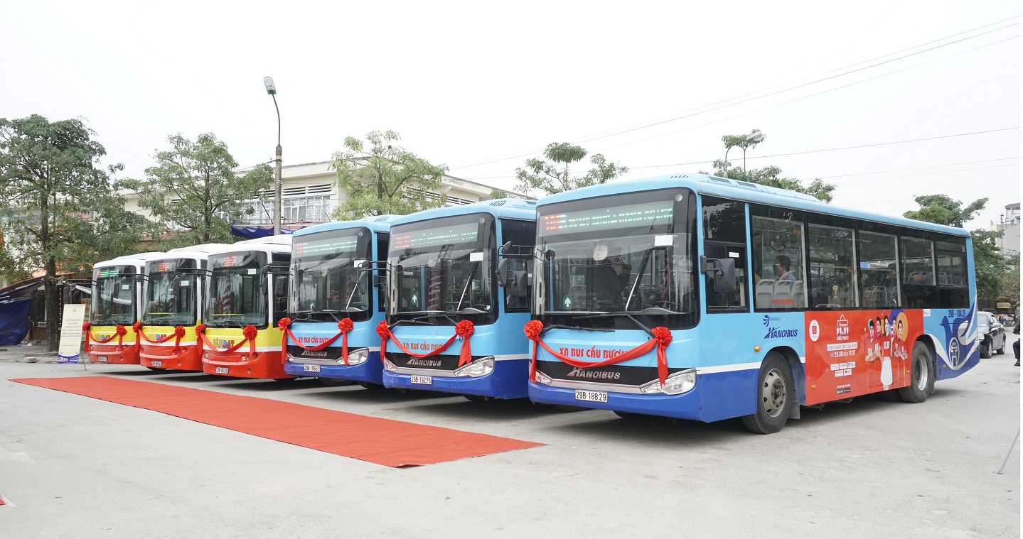 Nhánh các tuyến buýt  số 101 và 103 về Ứng Hòaải Fuso tại thị trường Việt Nam.
